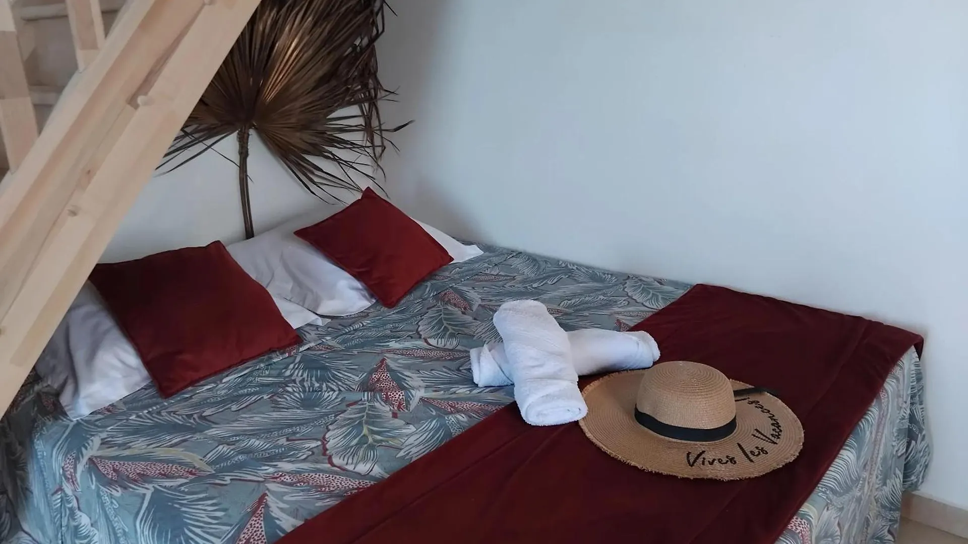 Appartement Elegant Avec Jacuzzi A Bouillante 40M²